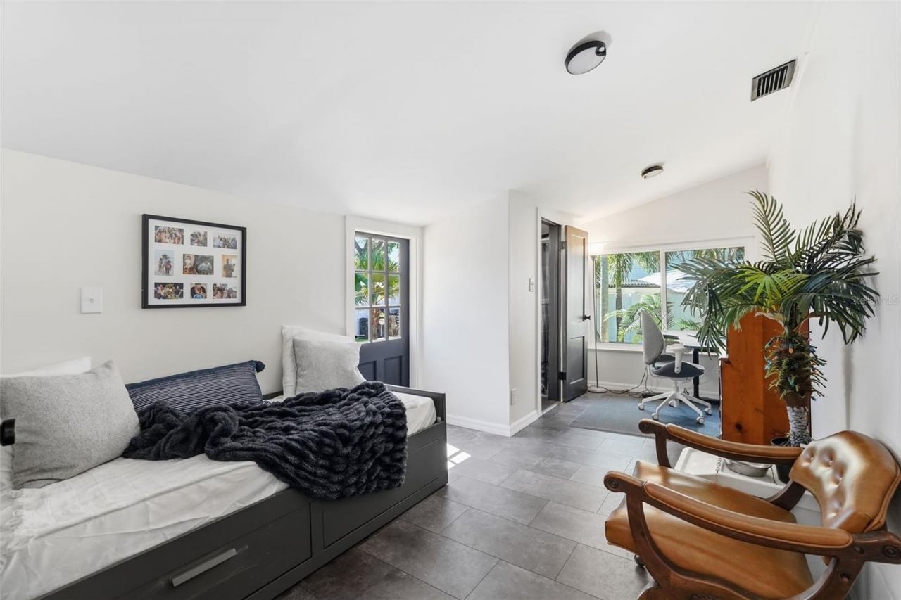 517 Avery Avenue , Crystal Beach, FL 34681 Photo