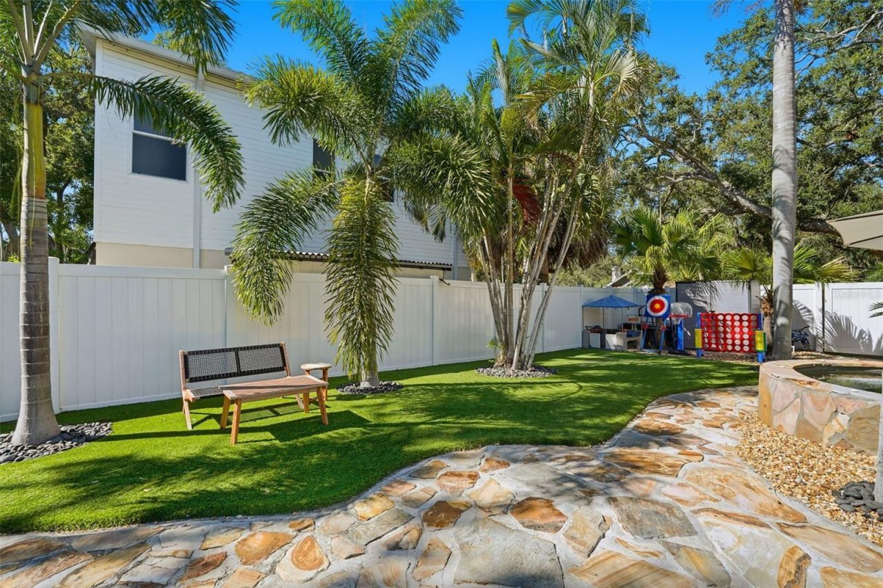 517 Avery Avenue , Crystal Beach, FL 34681 Photo