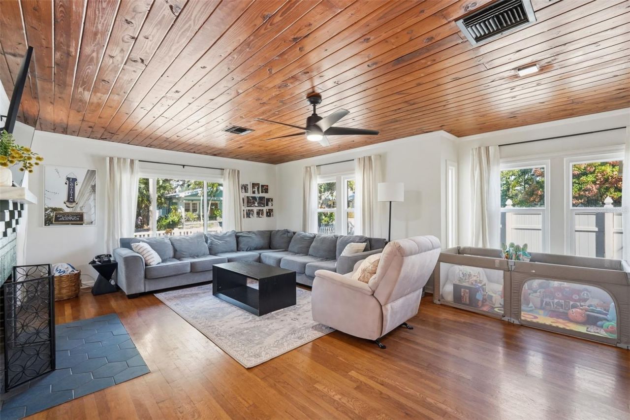 517 Avery Avenue , Crystal Beach, FL 34681 Photo