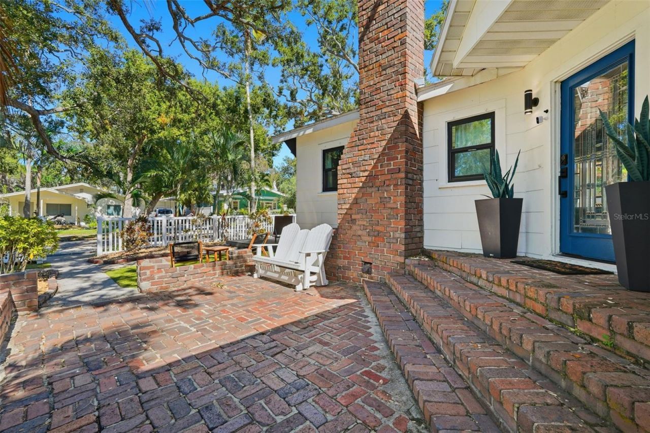 517 Avery Avenue , Crystal Beach, FL 34681 Photo