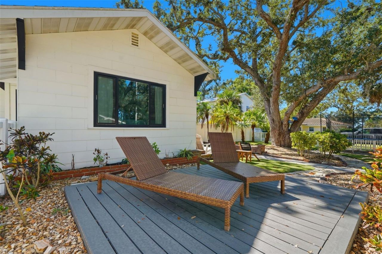 517 Avery Avenue , Crystal Beach, FL 34681 Photo