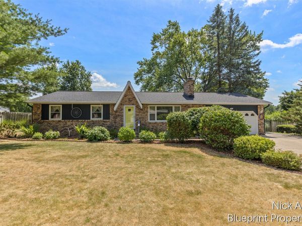 3526 Keswick Drive NE, Belmont, MI 49306