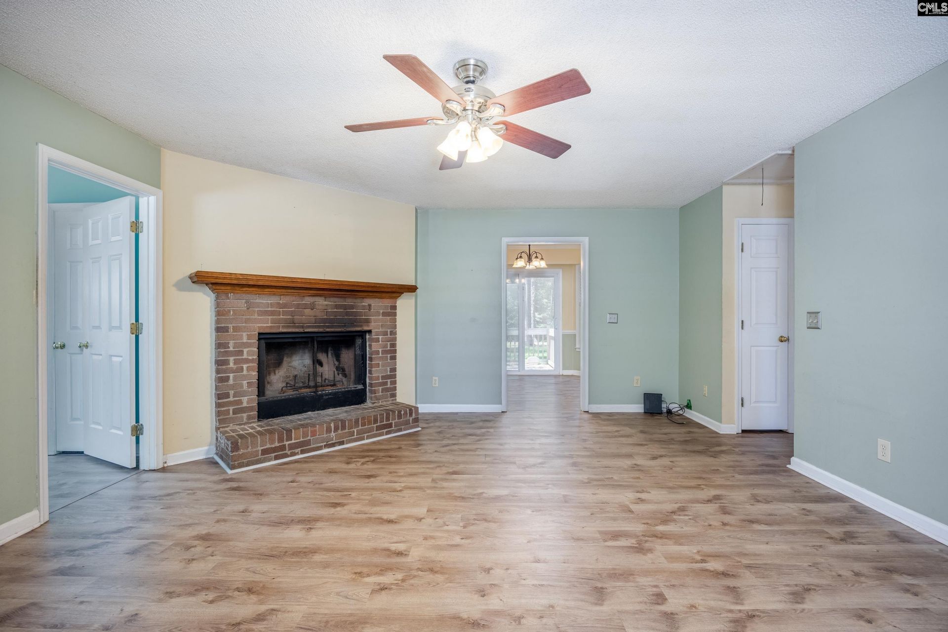 209 Brookside Lane  Photo 5