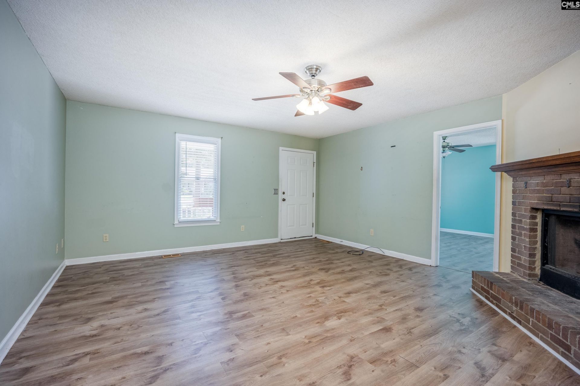 209 Brookside Lane  Photo 7
