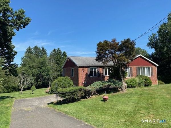 107 Tower, Brookfield, CT 06804