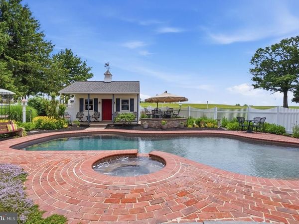 63 W LINFIELD TRAPPE ROAD , ROYERSFORD, PA 19468