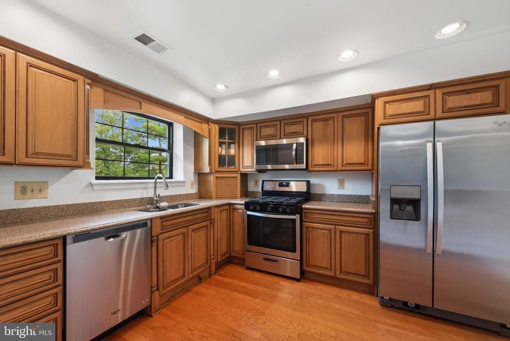 22 ALANBROOKE COURT , TOWSON, MD 21204