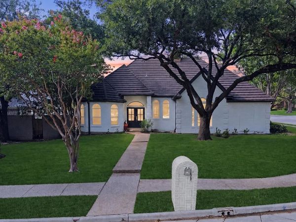 2001 Crockett Court , Irving, TX 75038