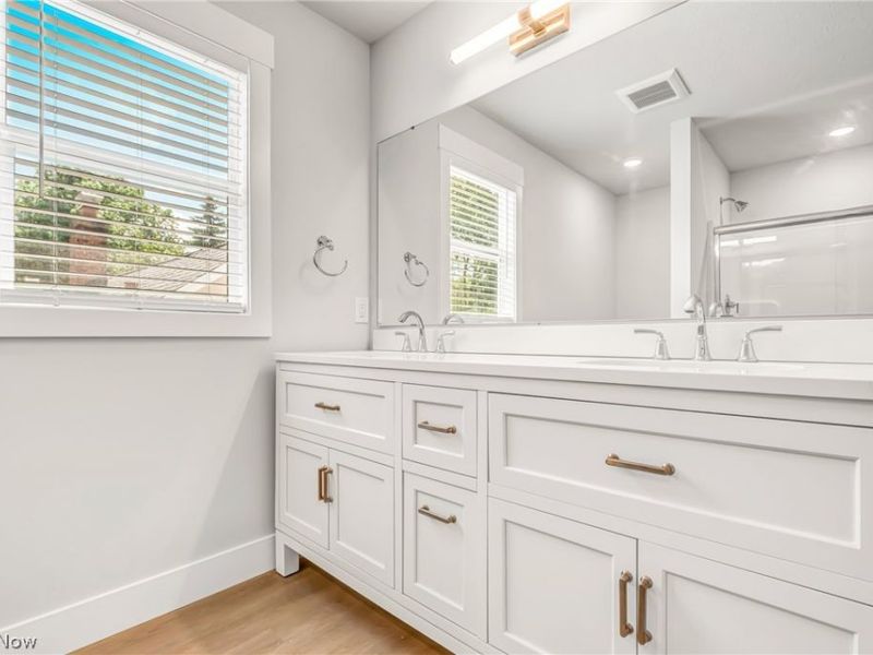 1021 Learidge Road, Lyndhurst, OH 44124 Photo 13