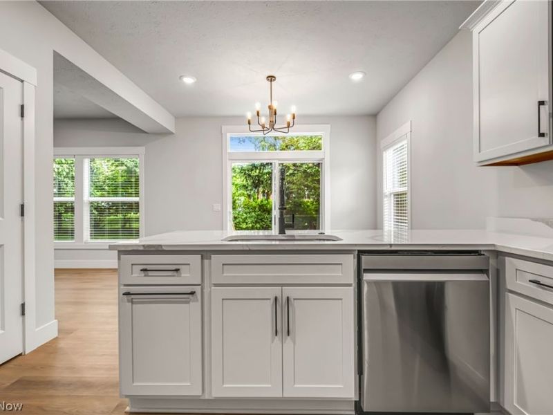 1021 Learidge Road, Lyndhurst, OH 44124 Photo 5