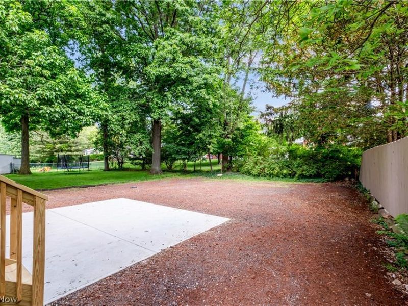 1021 Learidge Road, Lyndhurst, OH 44124 Photo 6