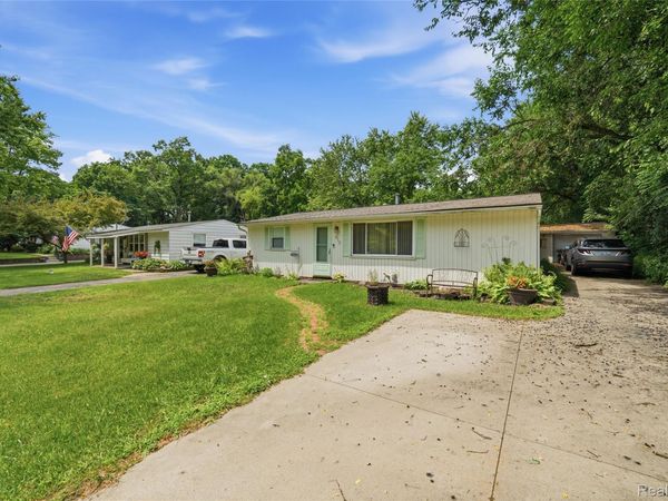 918 Pine Tree Road, Lake Orion Village, Mi 48362