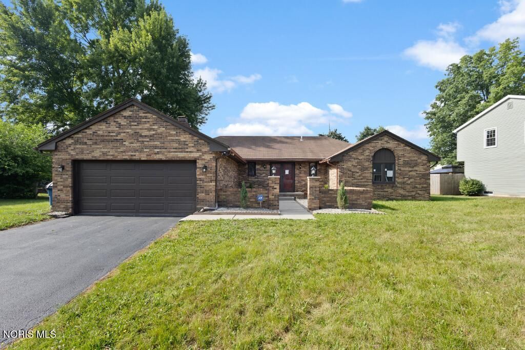 5679 Knightsbridge Drive, Toledo, OH 43614 Main Photo
