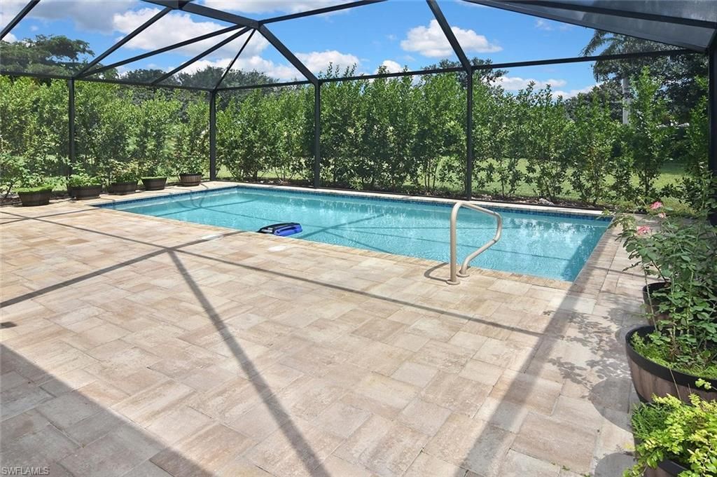 2549 Ashbury Cir, Cape Coral, FL 33991 Photo