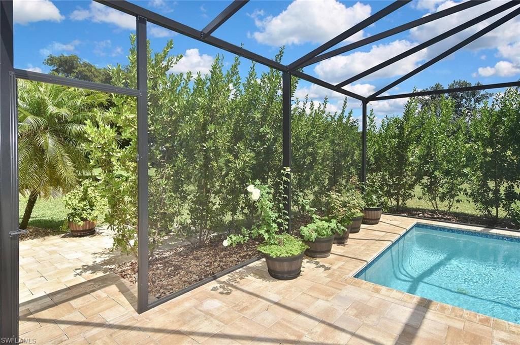 2549 Ashbury Cir, Cape Coral, FL 33991 Photo