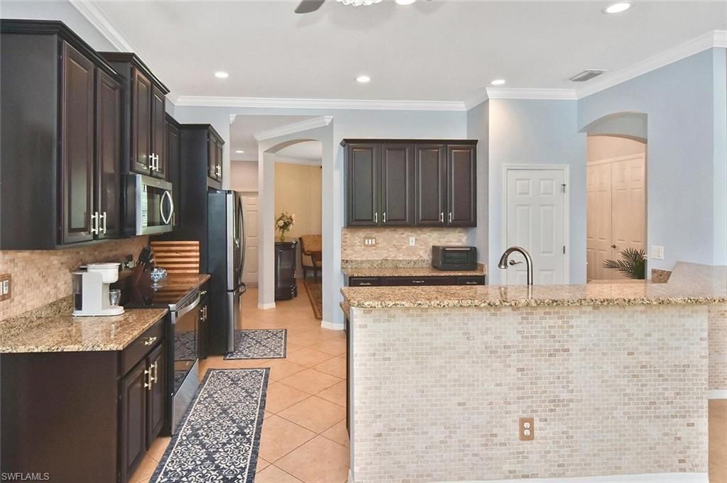 2549 Ashbury Cir, Cape Coral, FL 33991 Photo
