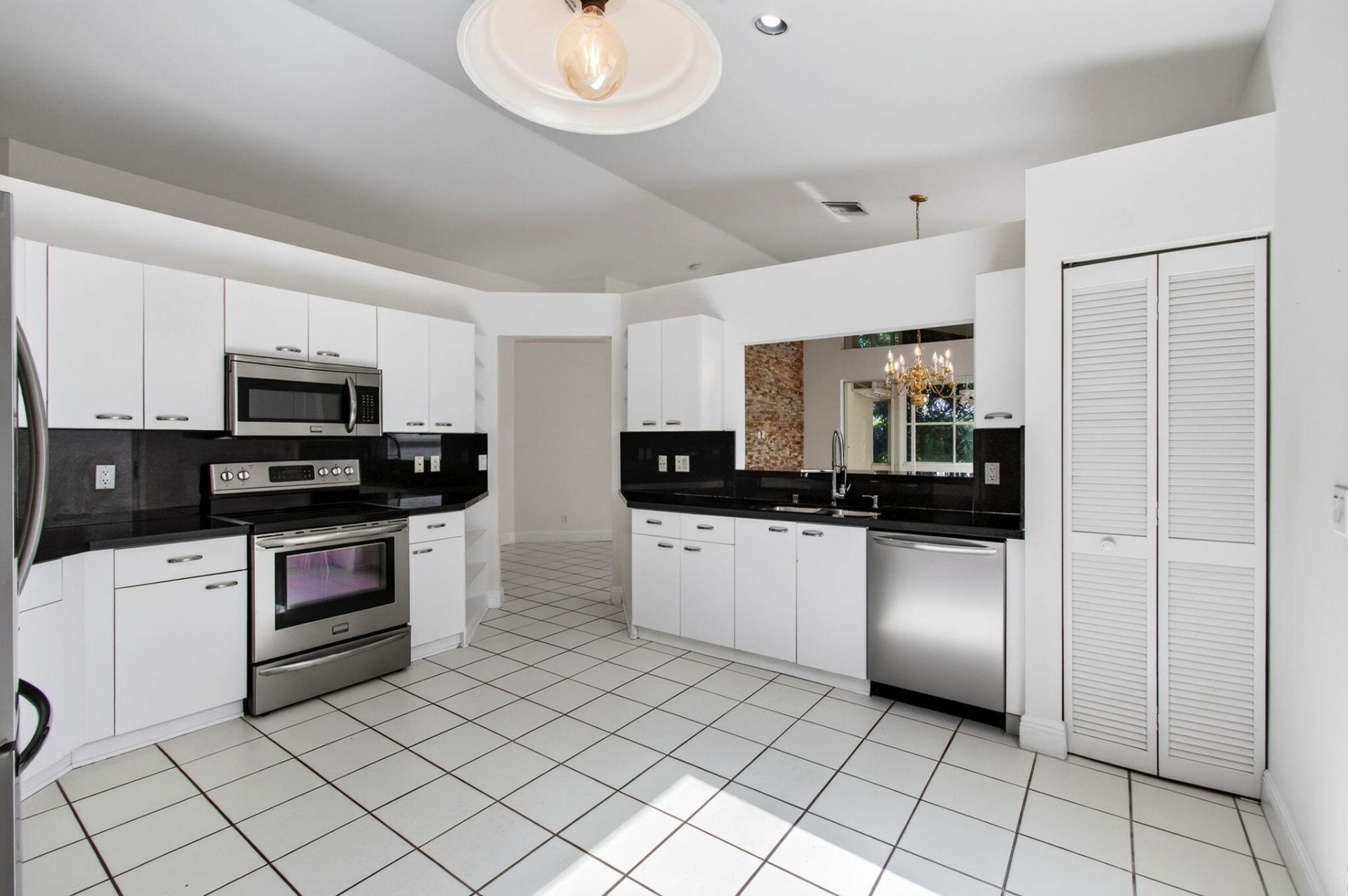 5225 Brookview Drive, Boynton Beach, FL 33437 Photo