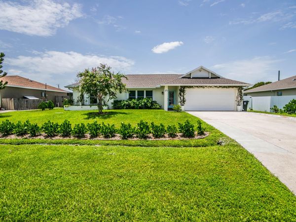 272 SW Fairchild Avenue, Port St. Lucie, FL 34984