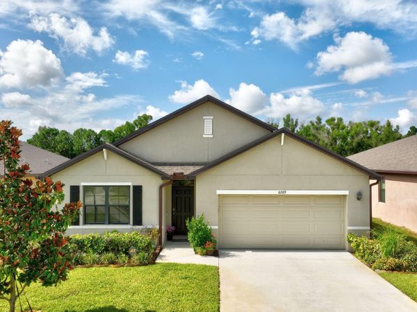 6289 NW Regent Street, Port St. Lucie, FL 34983