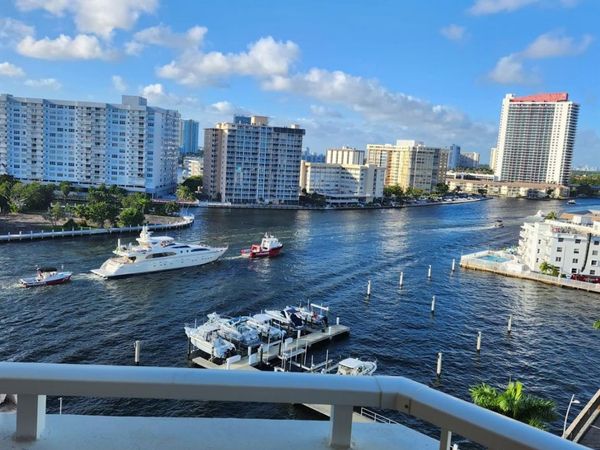 1965 S OCEAN Drive, Unit 9Q, Hallandale Beach, FL 33009