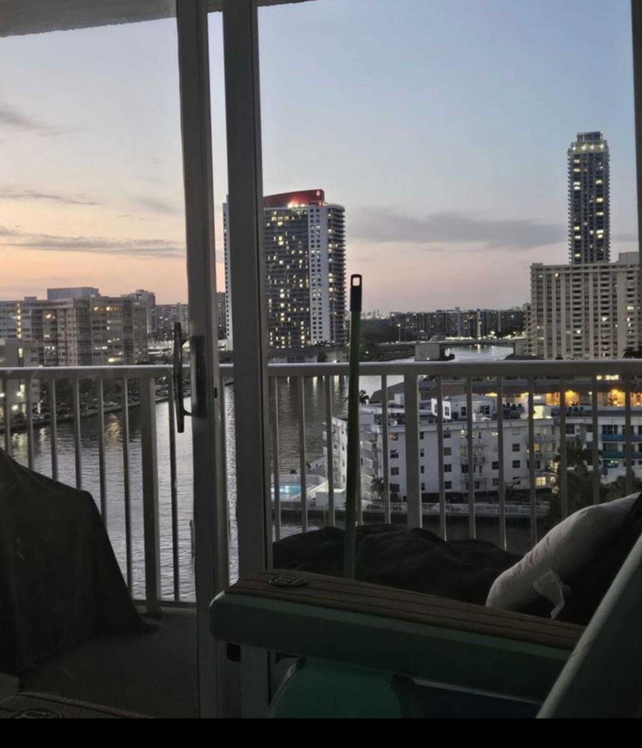 1965 S Ocean Drive, Unit 9Q, Hallandale Beach, FL 33009 Photo