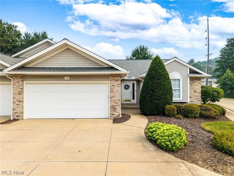 760 Renee Drive, Wadsworth, OH 44281 Photo 2