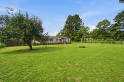 5860 Wessex Drive photo 4
