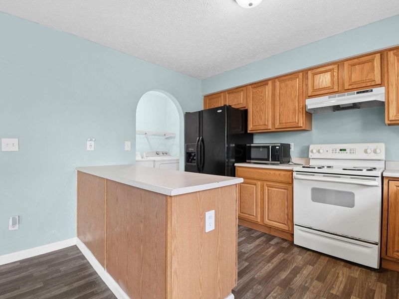1049 Legacy Lane, Pataskala, OH 43062 Photo 11