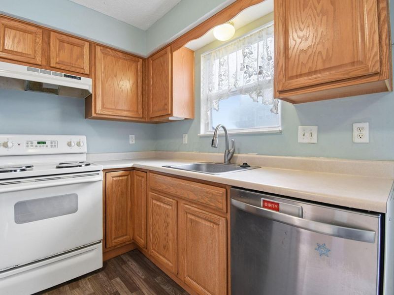 1049 Legacy Lane, Pataskala, OH 43062 Photo 12