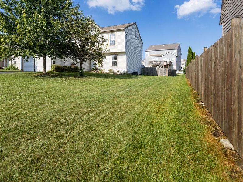 1049 Legacy Lane, Pataskala, OH 43062 Photo 2