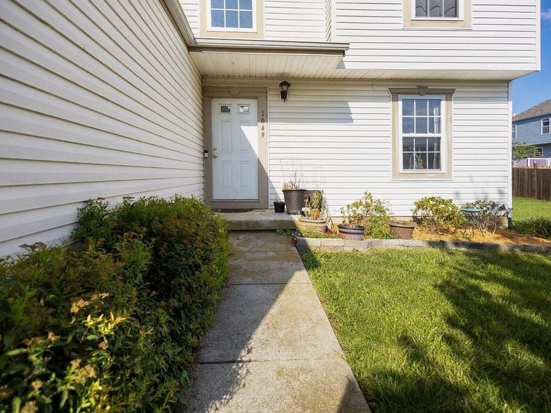 1049 Legacy Lane, Pataskala, OH 43062 Photo 4