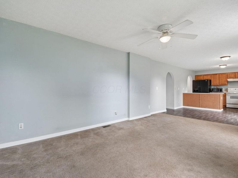 1049 Legacy Lane, Pataskala, OH 43062 Photo 8