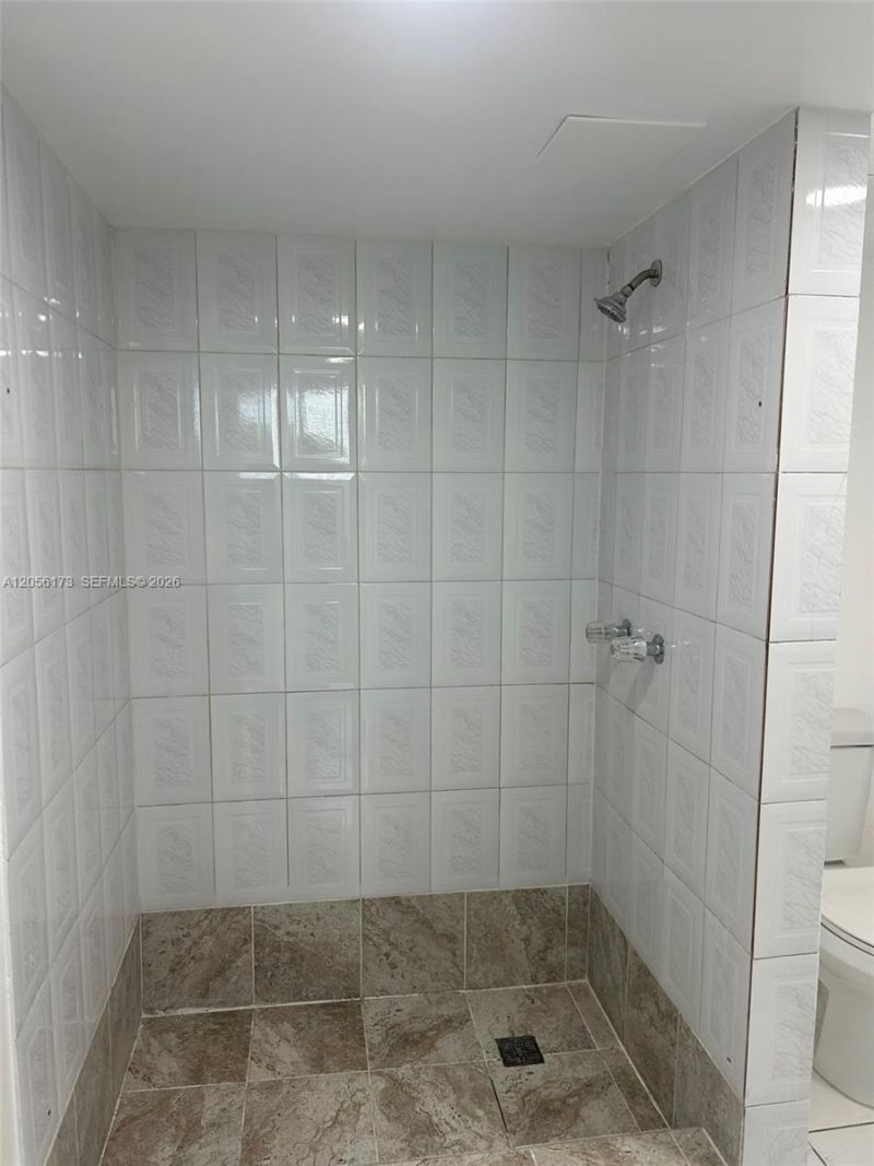 10000 NW 80th Ct, Unit 2456, Hialeah Gardens, FL 33016 Photo