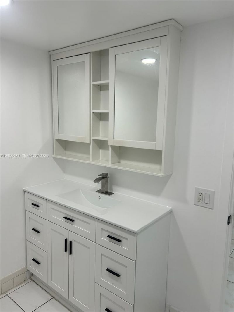 10000 NW 80th Ct, Unit 2456, Hialeah Gardens, FL 33016 Photo