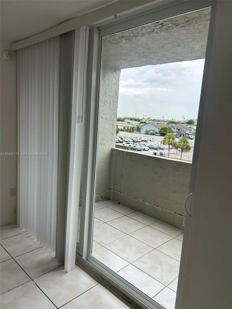 10000 NW 80th Ct, Unit 2456, Hialeah Gardens, FL 33016 Photo