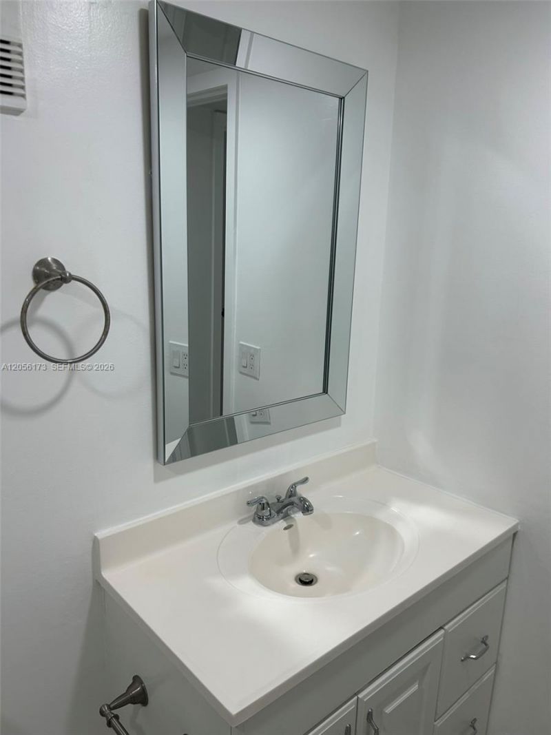 10000 NW 80th Ct, Unit 2456, Hialeah Gardens, FL 33016 Photo