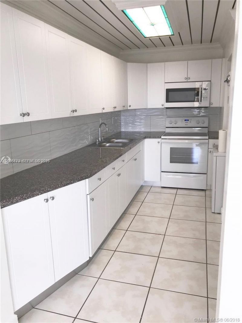 10000 NW 80th Ct, Unit 2456, Hialeah Gardens, FL 33016 Photo