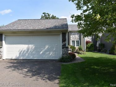 1667 Harbor Cove, Novi, MI 48377