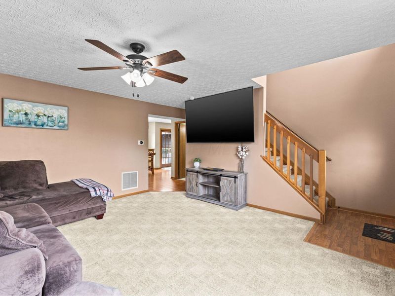 1098 Wesley Drive, London, OH 43140 Photo 3
