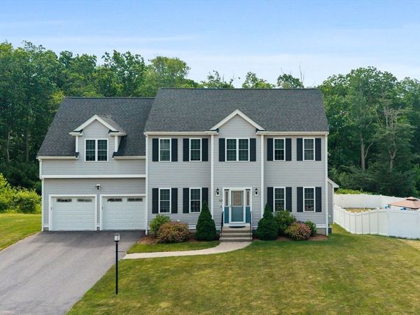 103 Mceachron Dr, Stoughton, MA 02072