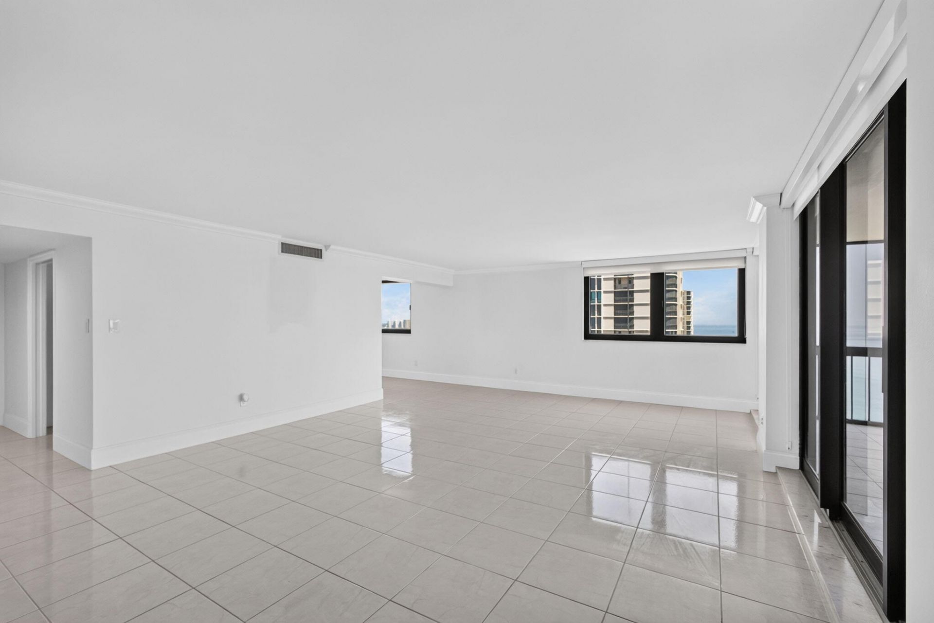 5380 N Ocean Drive, Unit 19F, Singer Island, FL 33404 Photo
