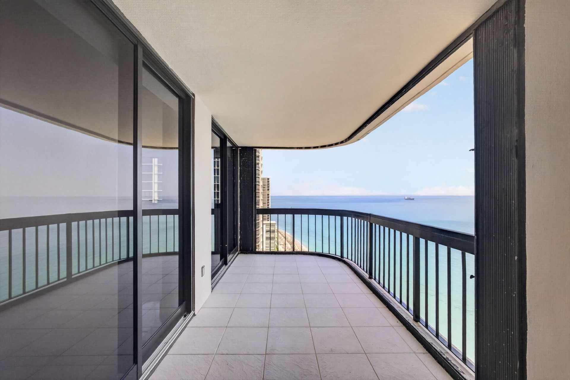 5380 N Ocean Drive, Unit 19F, Singer Island, FL 33404 Photo
