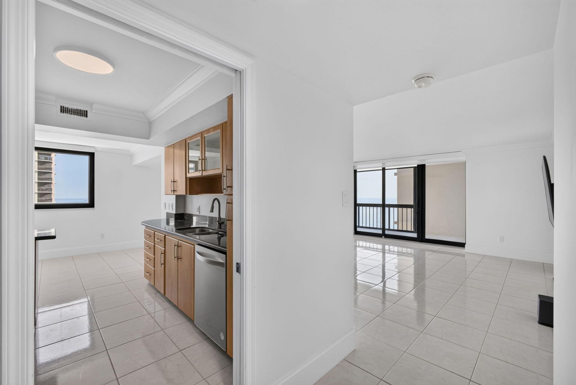 5380 N Ocean Drive, Unit 19F, Singer Island, FL 33404 Photo