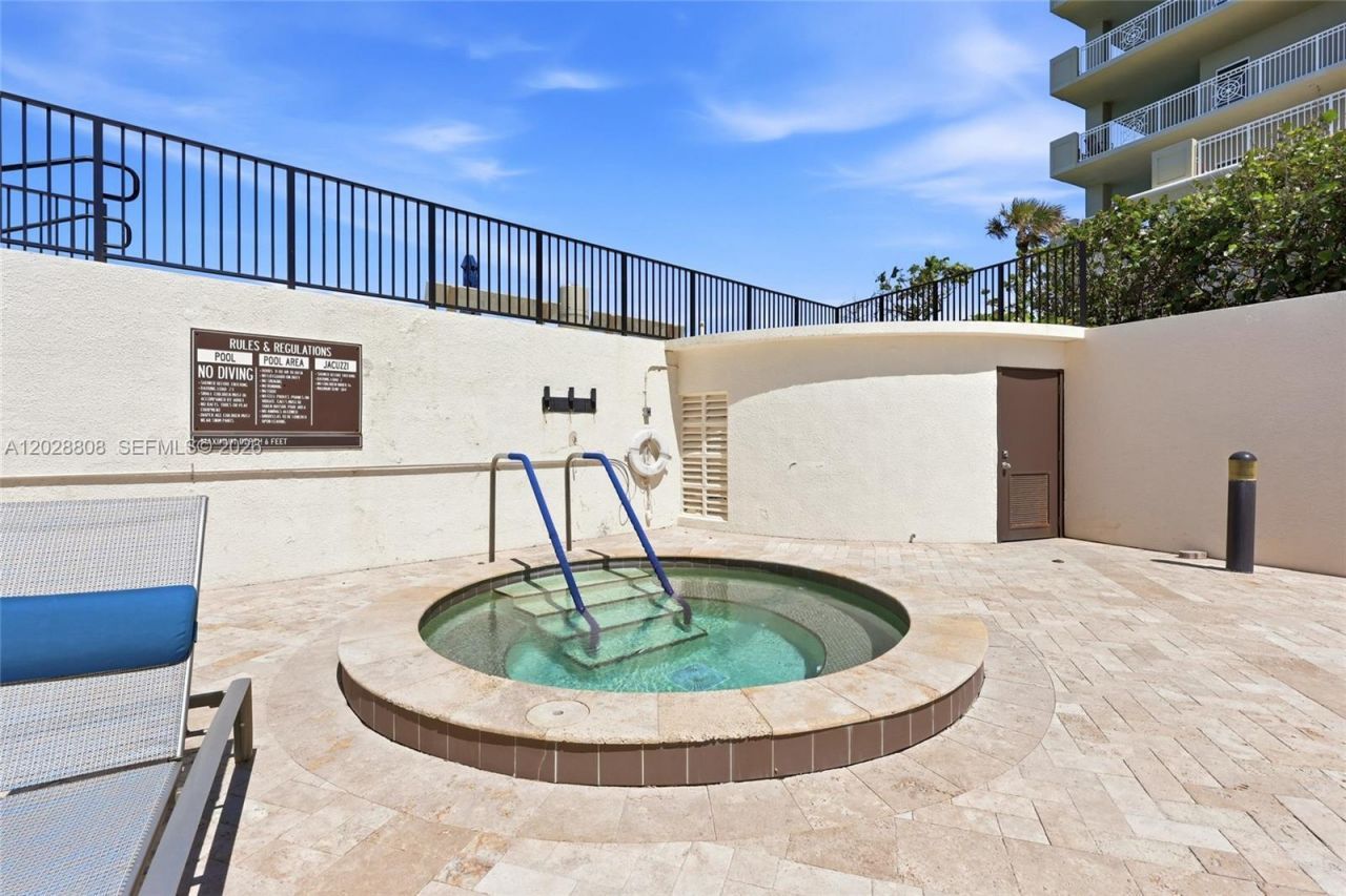 5380 N Ocean Drive, Unit 19F, Singer Island, FL 33404 Photo