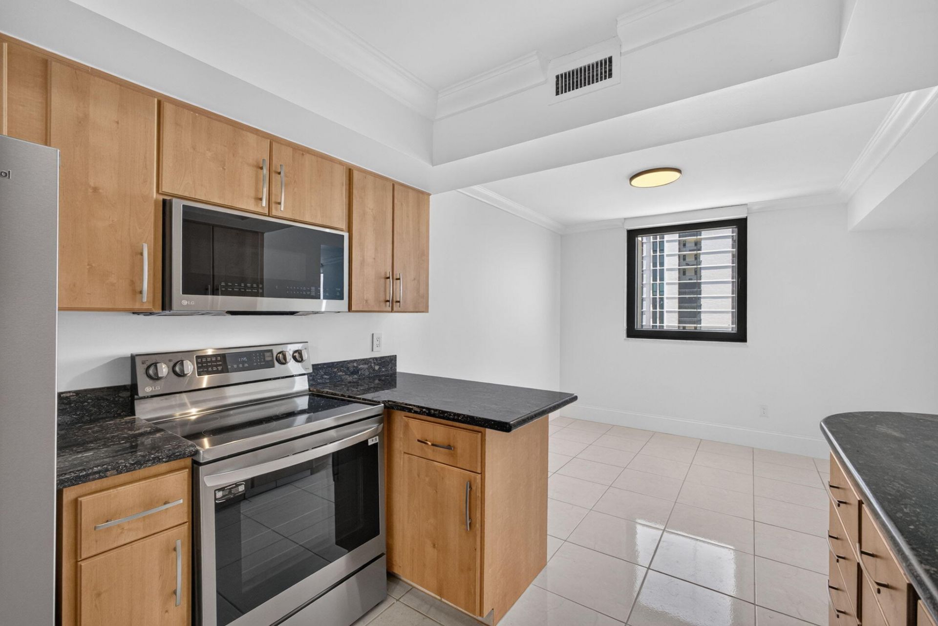 5380 N Ocean Drive, Unit 19F, Singer Island, FL 33404 Photo