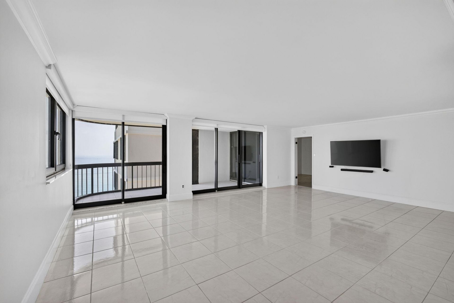 5380 N Ocean Drive, Unit 19F, Singer Island, FL 33404 Photo