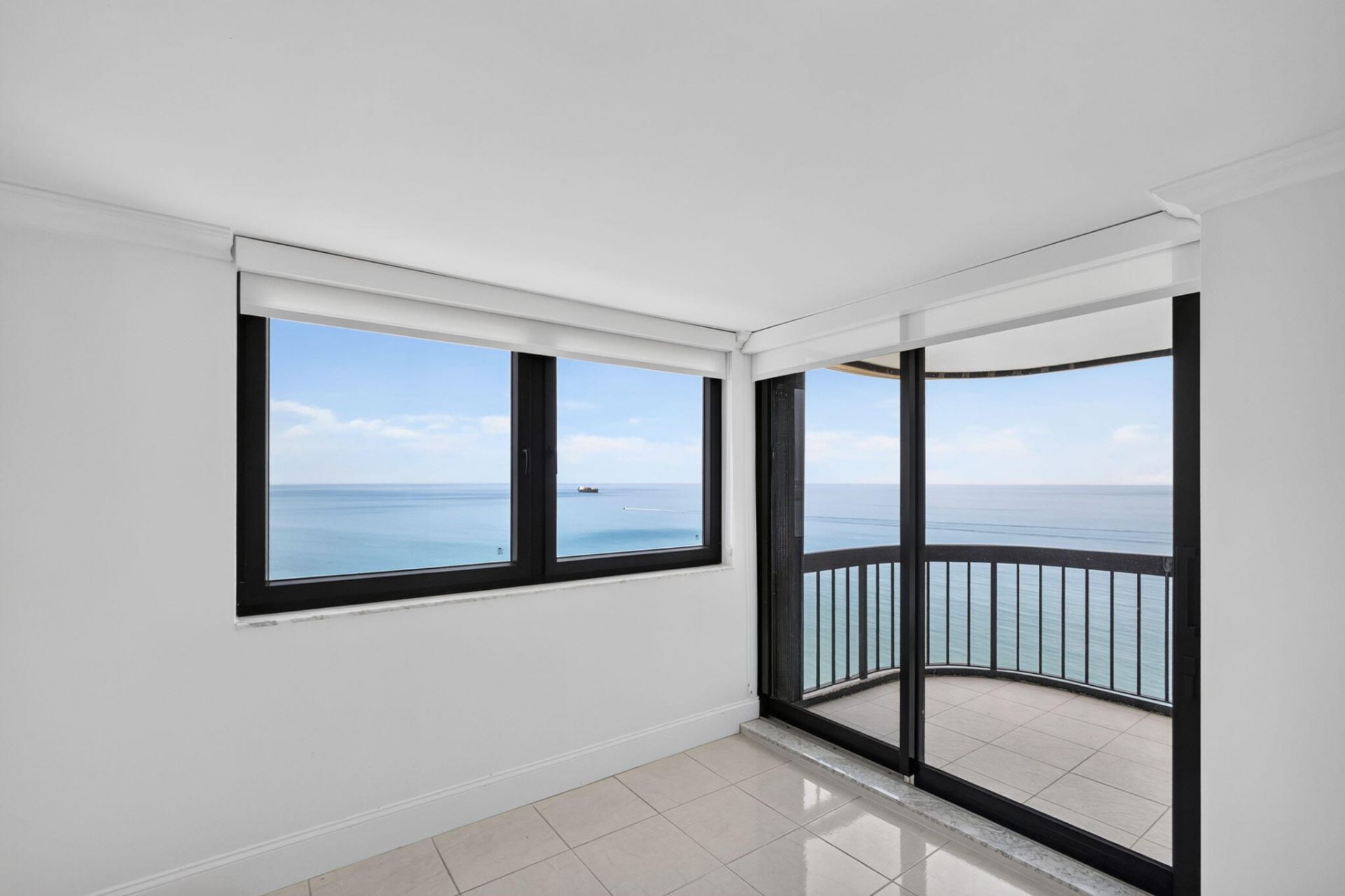 5380 N Ocean Drive, Unit 19F, Singer Island, FL 33404 Photo