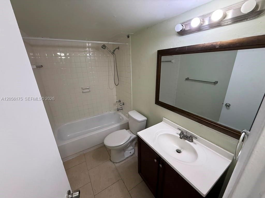 6070 W 19th Ave , Unit 112, Hialeah, FL 33012 Photo
