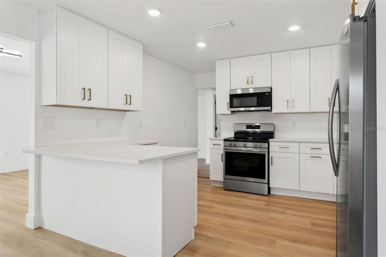 1421 26th Avenue S, Saint Petersburg, FL 33705 Photo