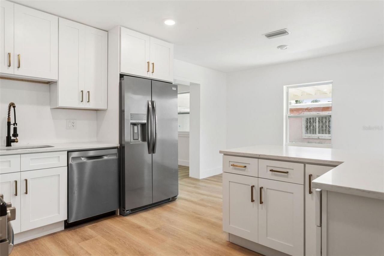 1421 26th Avenue S, Saint Petersburg, FL 33705 Photo